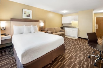 1 Queen + Kitchenette Non-Pet friendly