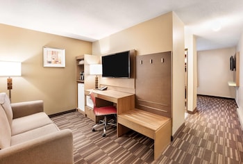 1 Queen Bed Non-pet friendly