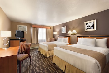 2 Queen Beds Non-pet friendly