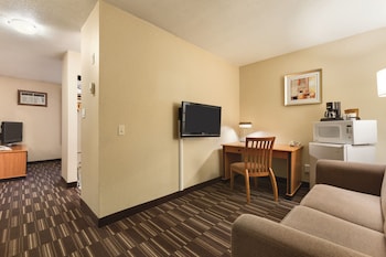 1 Queen Bed Non-pet friendly