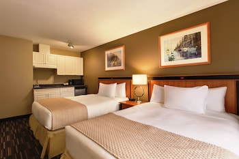 2 Queen Beds + Kitchenette Non-pet friendly