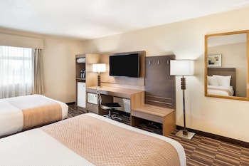 2 Queen Beds, Non-pet friendly
