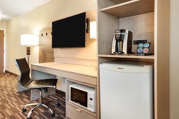 2 Queen Beds Non-pet friendly
