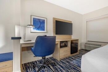 Standard Room, 1 King Bed, Non Smoking