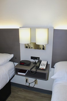 Room, 2 Double Beds, Accessible, Non Smoking (Mobility Accessible)