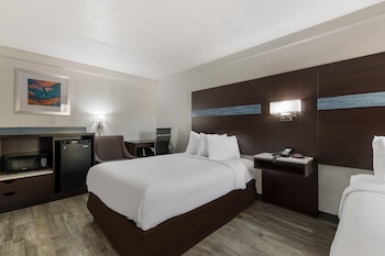 Standard Room, 2 Double Beds, Non Smoking