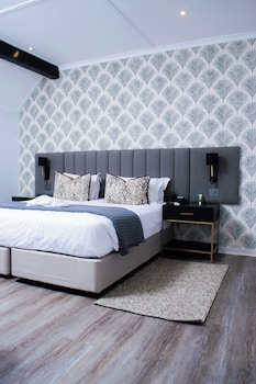 Suite, 1 Double Bed, Garden View (SUITE)