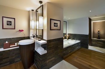 Club Executive Room