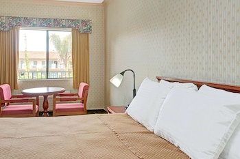 Standard Room, 2 Queen Beds