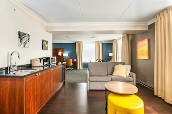 Room, Non Smoking (Efficiency, 1 King Bed)
