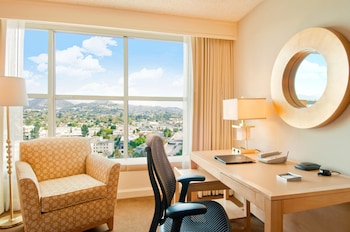 Basic Suite, 1 King Bed (1 Bedroom)
