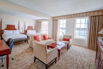 Junior Suite, Multiple Beds