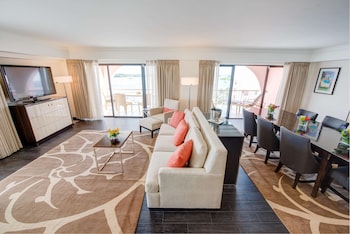 Penthouse, 1 King Bed with Sofa bed