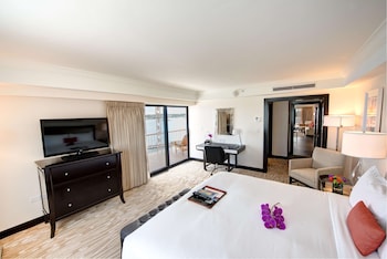 Penthouse, 1 King Bed with Sofa bed