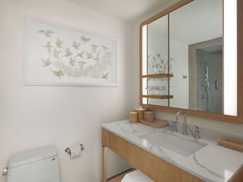 Signature Room, 2 Double Beds, Poolside
