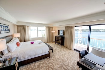 Penthouse, 1 King Bed with Sofa bed