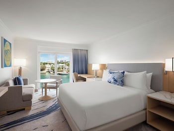 Fairmont King, Luxury Room, 1 King Bed, Bay View