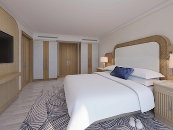 Fairmont Gold, Signature Suite, 1 King Bed with Sofa bed, Bay View