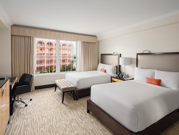 Fairmont Gold, Suite, Multiple Beds