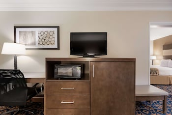 Standard Room, Multiple Beds, Non Smoking, Refrigerator & Microwave