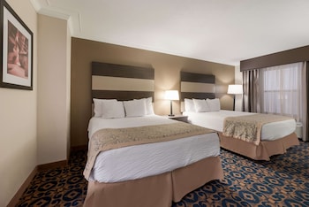 Standard Room, Multiple Beds, Non Smoking, Refrigerator & Microwave