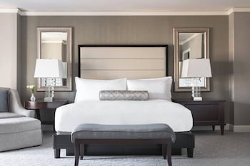 Executive Suite, 1 Bedroom (Club)