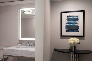 Executive Suite, 1 Bedroom (Club)