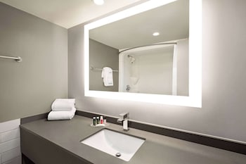 Executive Room, 1 King Bed, Non Smoking