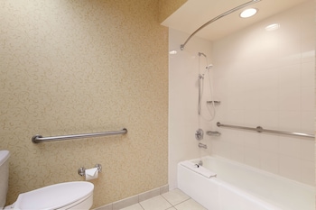 Room, 2 Queen Beds, Accessible, Bathtub