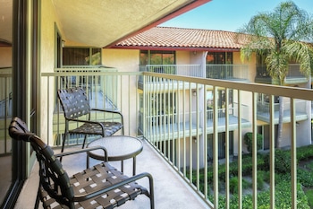 Room, 1 King Bed, Balcony