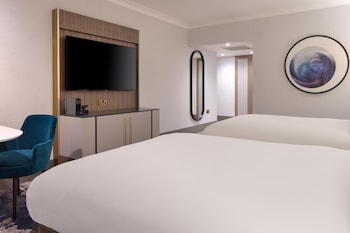 Deluxe Double Queen Room (occupancy 4)