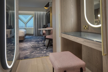 Executive 2 Bedroom Suite (2 rooms, 2 beds, occupancy 4)