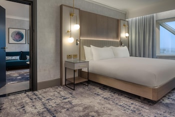 Executive 2 Bedroom Suite (2 rooms, 2 beds, occupancy 4)