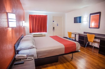Standard Room, 1 King Bed, Smoking