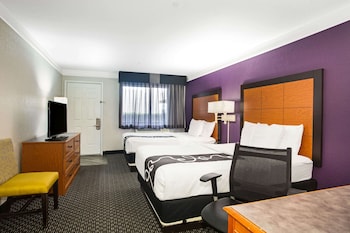 Room, 2 Queen Beds, Non Smoking