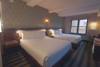 Connecting Room, 4 Queen Beds