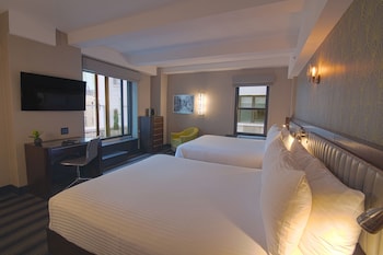 Signature Room, 2 Queen Beds, Terrace
