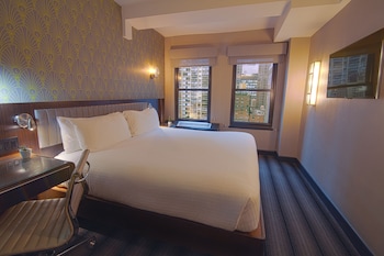 Connecting Room, 1 King and 2 Queen Beds