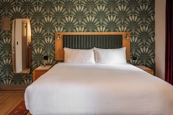 Marquee 1 King Bed