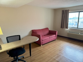 Suite, 1 King Bed with Sofa bed, Non Smoking, Jetted Tub