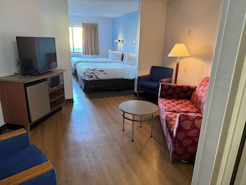 Suite Deluxe 2 Full Beds non Smoking