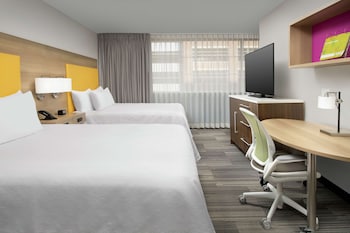 Studio, 2 Queen Beds, Accessible, Bathtub