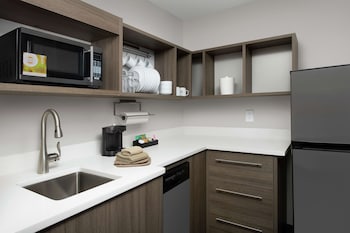 Studio Suite, 1 King Bed, Non Smoking