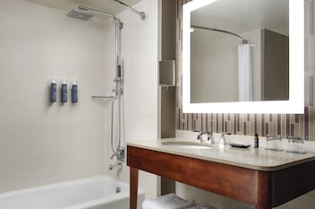 Standard Room, 2 Double Beds (Hearing Accessible)