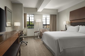 Standard Room, 1 King Bed (Hearing Accessible)