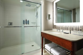 Standard Room, 2 Double Beds (Hearing Accessible)