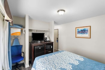 Standard Room, 1 Queen Bed, Non Smoking