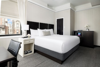 Standard Room, 1 King Bed