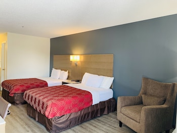 Standard Room, 2 Double Beds (Smoking)