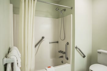 Standard Room, 1 King Bed, Accessible, Non Smoking